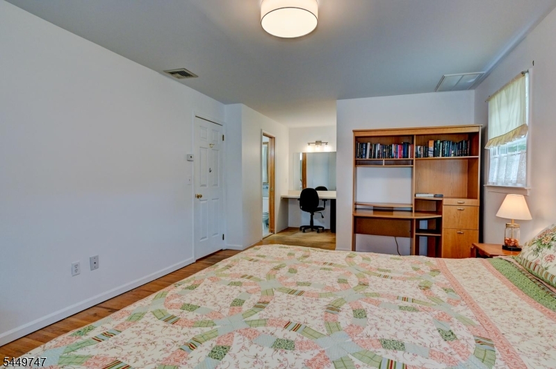 2 Pembroke Ct
