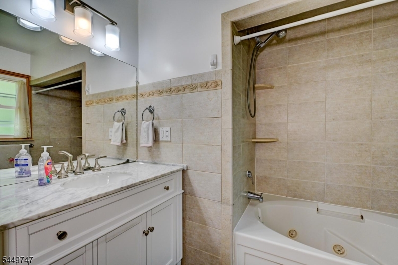2 Pembroke Ct