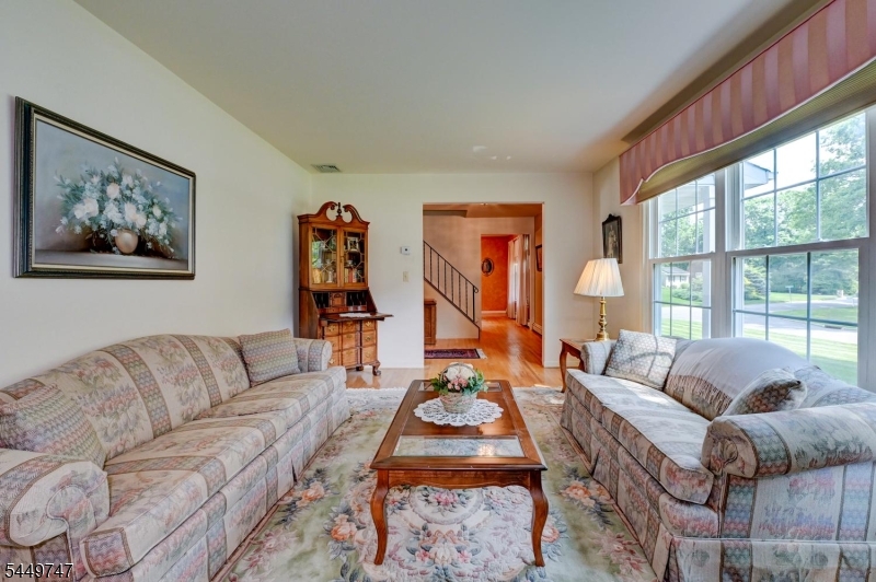 2 Pembroke Ct