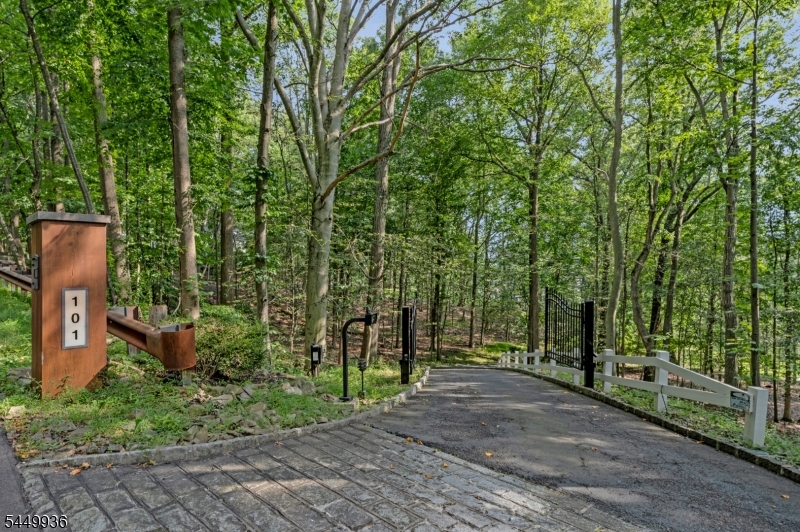 101 Rippling Brook Way