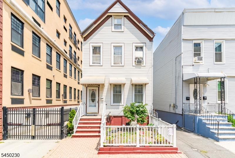 186 Culver Ave