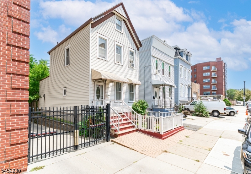 186 Culver Ave