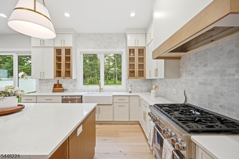 34 Crestview Hill Rd