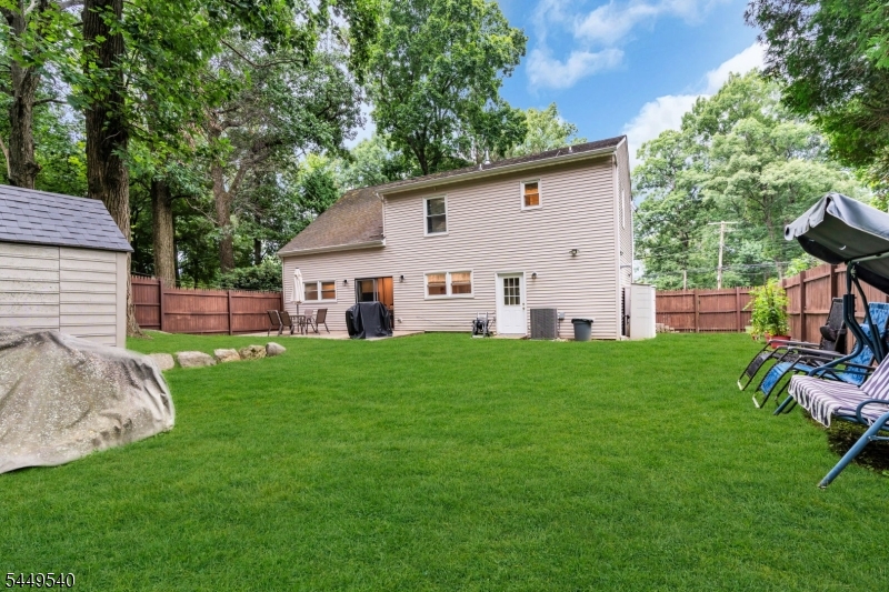 23 Leo Ave