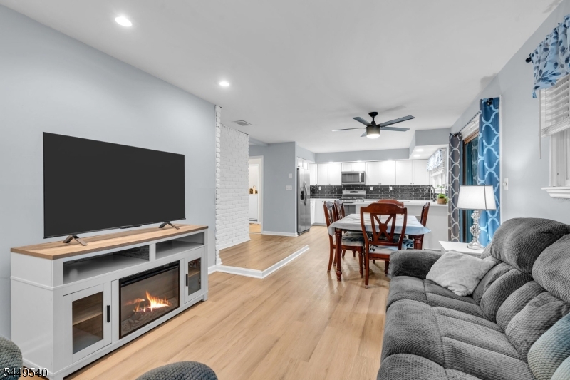 23 Leo Ave