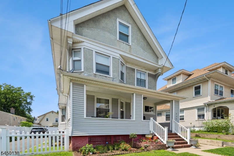 826 Degraw Ave