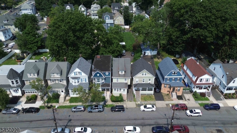 27 Cummings St