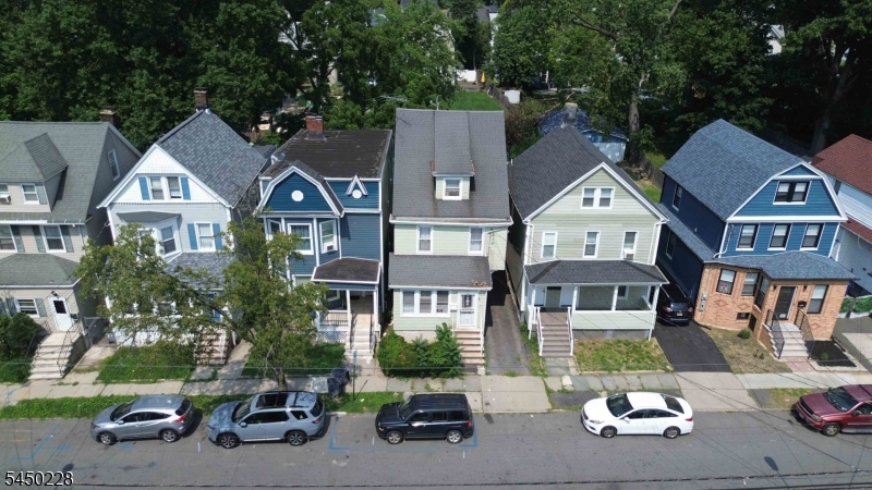 27 Cummings St
