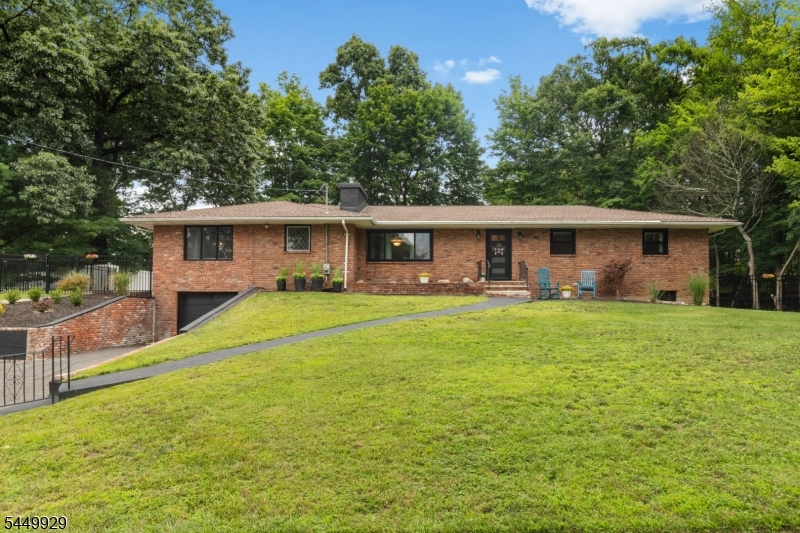 49 Dogwood Dr