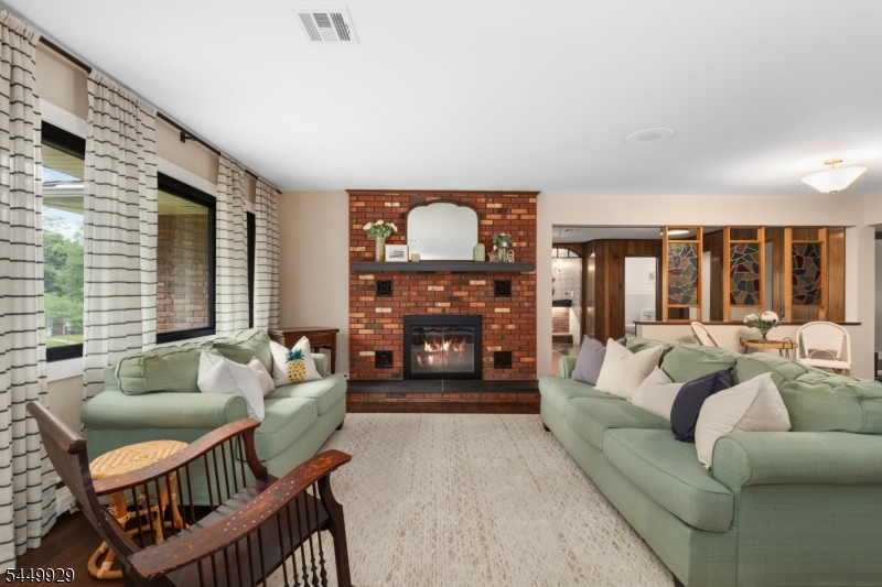 49 Dogwood Dr