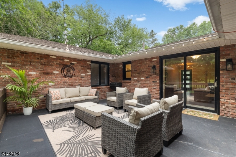 49 Dogwood Dr