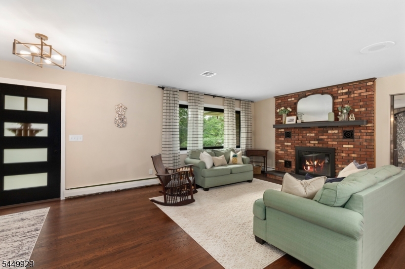 49 Dogwood Dr