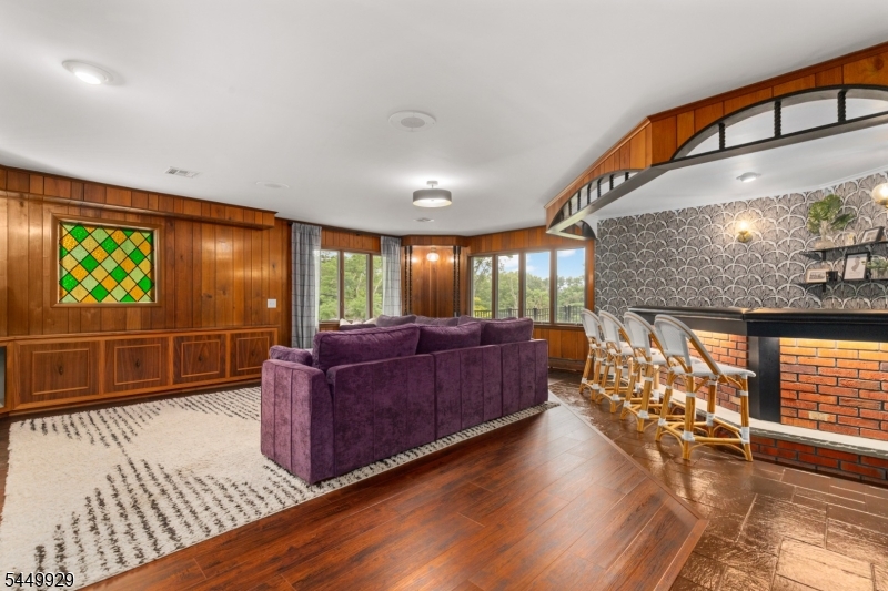 49 Dogwood Dr