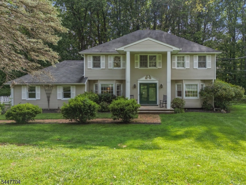 6 Cowie Rd
