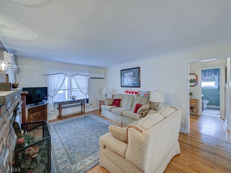 168 E High St