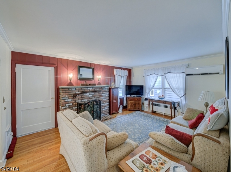 168 E High St