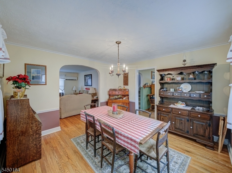 168 E High St