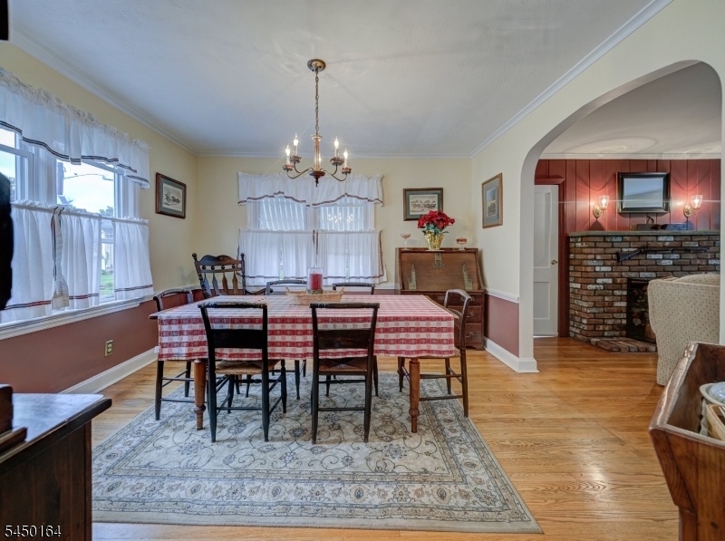168 E High St