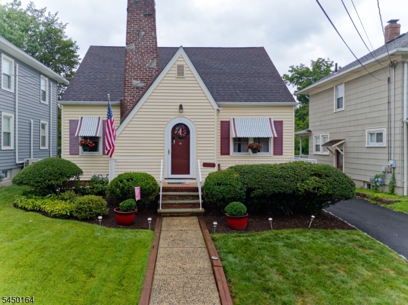 168 E High St