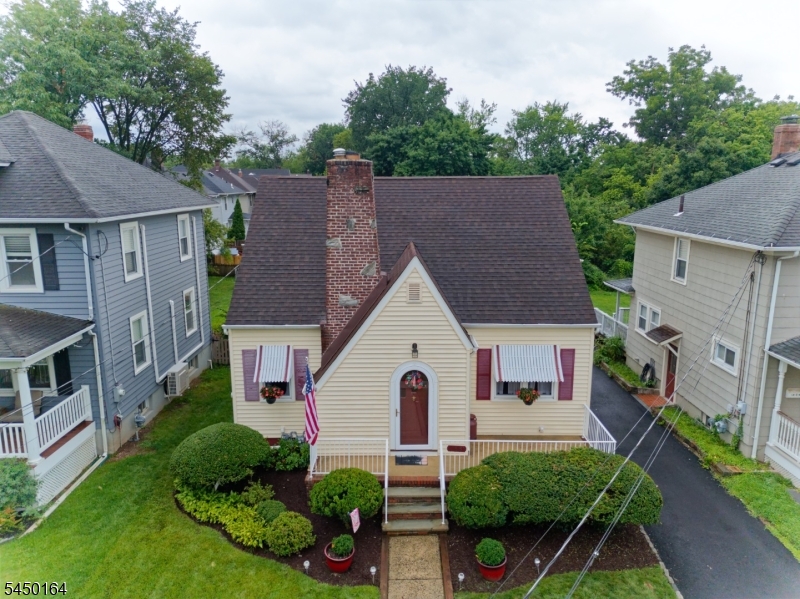 168 E High St