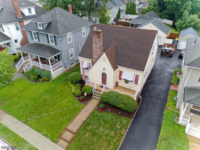 168 E High St
