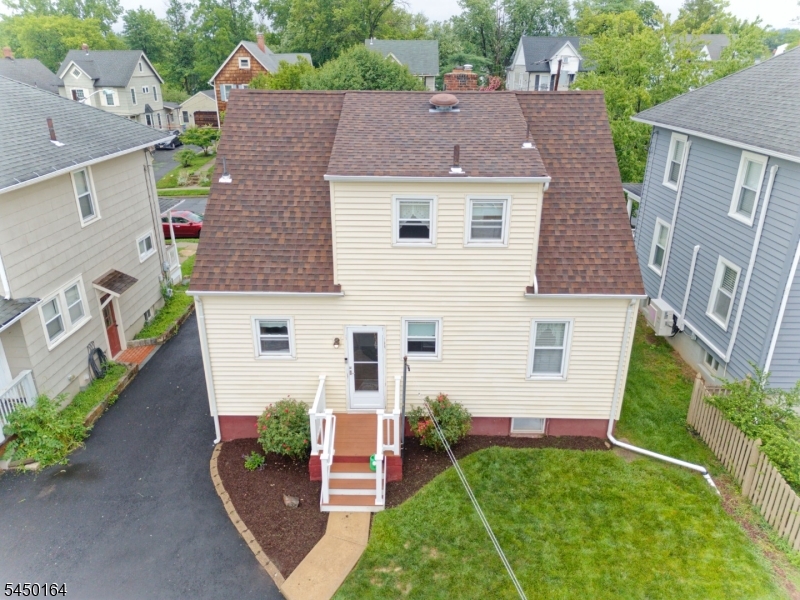 168 E High St