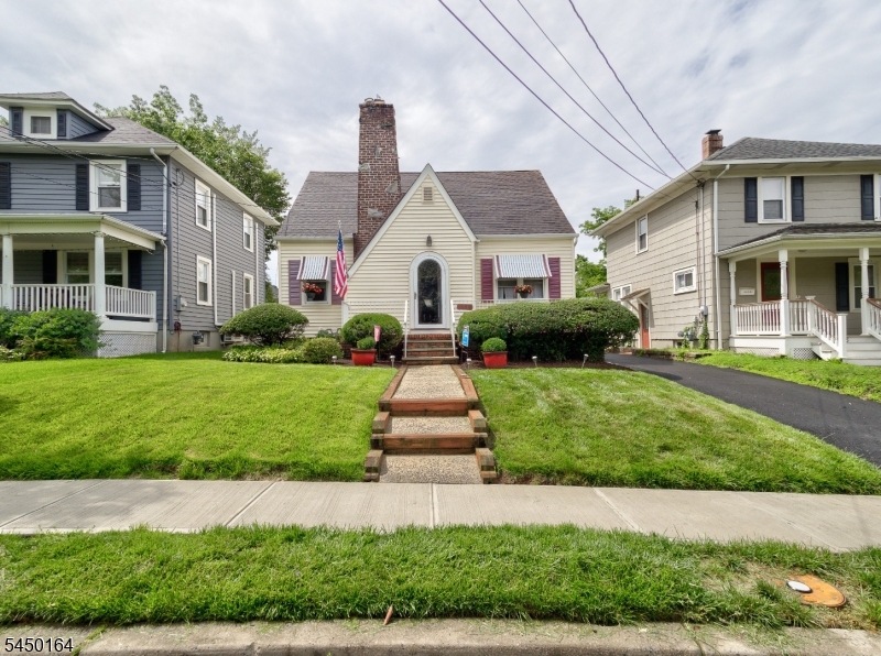 168 E High St
