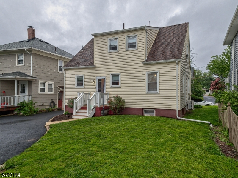 168 E High St