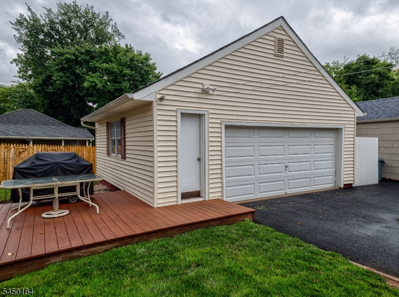 168 E High St