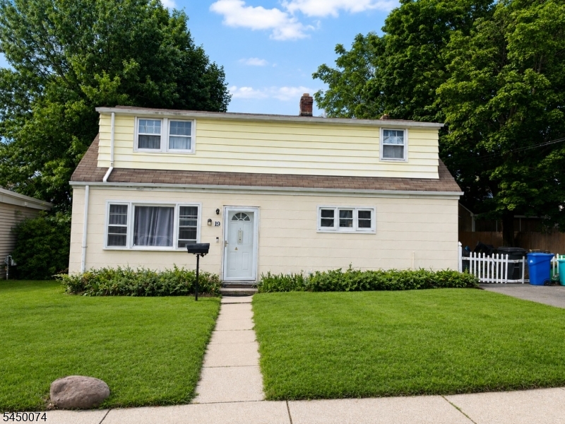 19 Lynne Ave