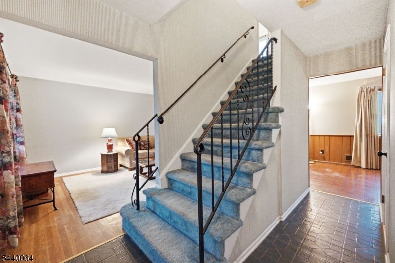 13 Ledgewood Rd