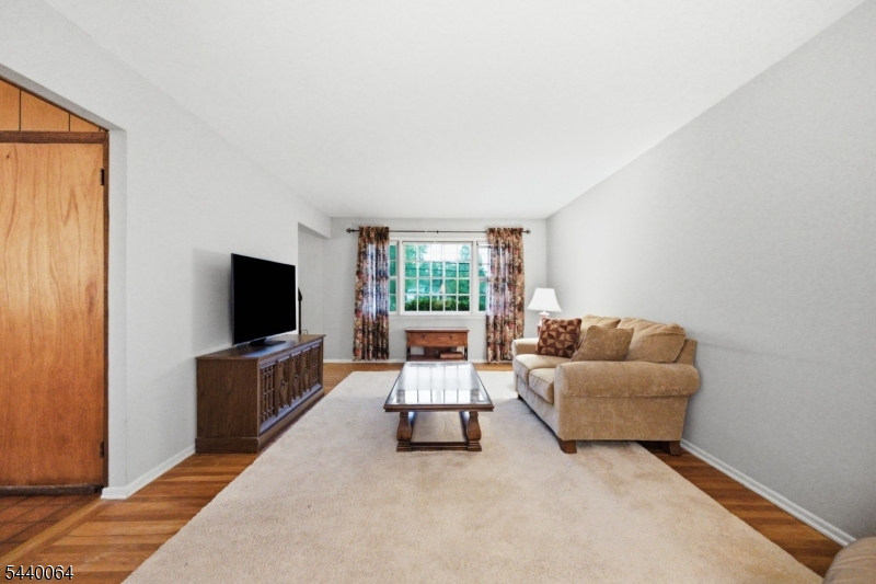 13 Ledgewood Rd