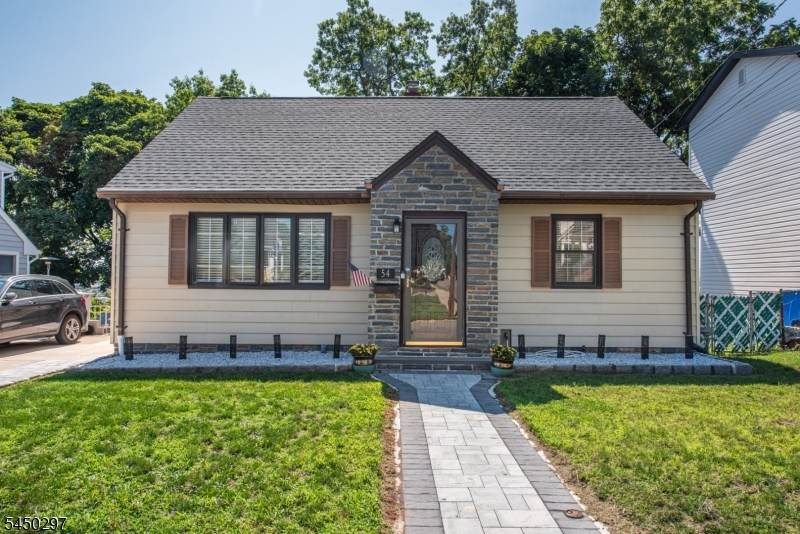 54 Hasbrouck Ave