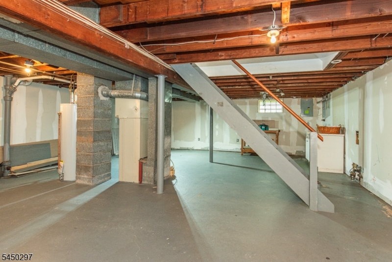 54 Hasbrouck Ave