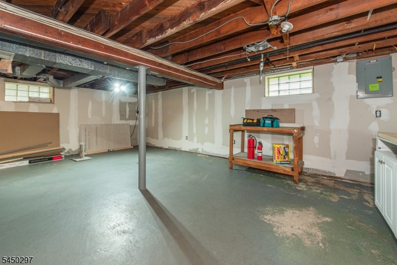 54 Hasbrouck Ave
