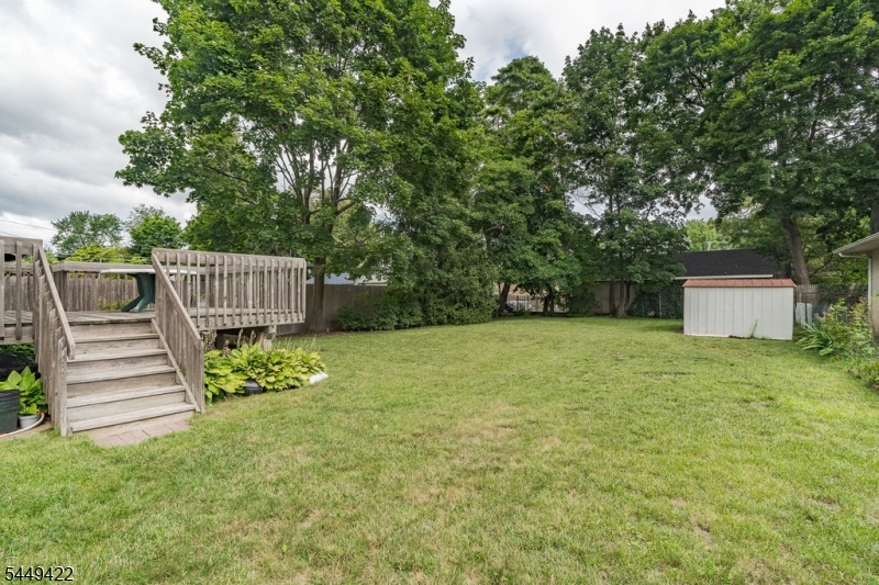 37 W High St