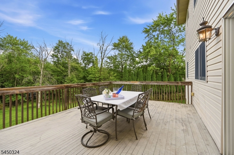27 Sparrowbush Rd