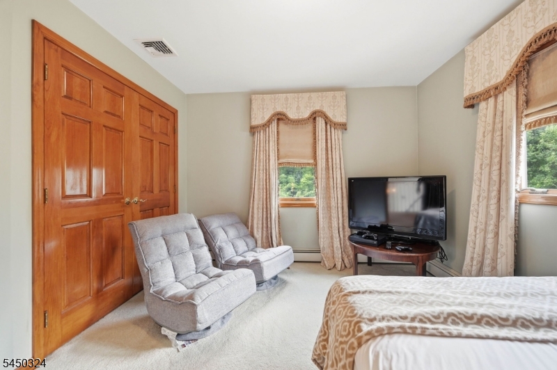 27 Sparrowbush Rd
