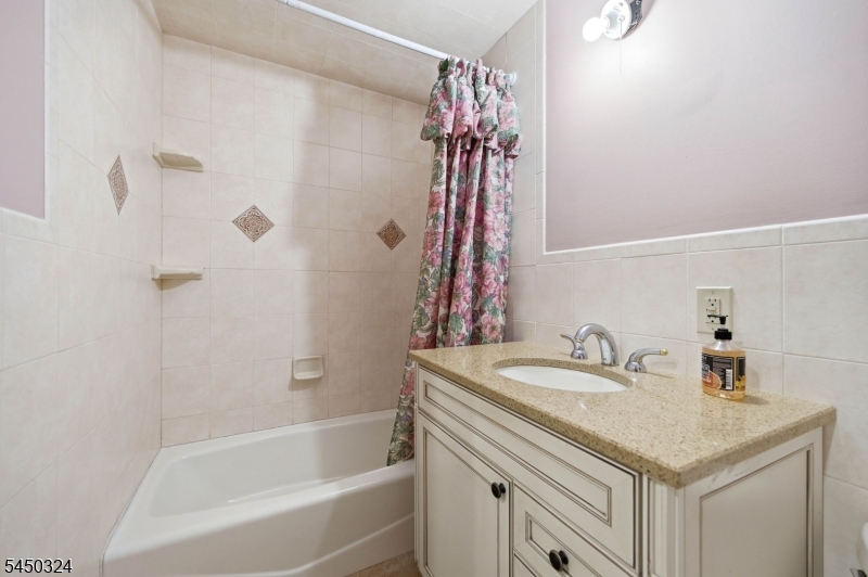 27 Sparrowbush Rd