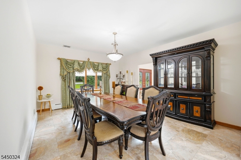 27 Sparrowbush Rd