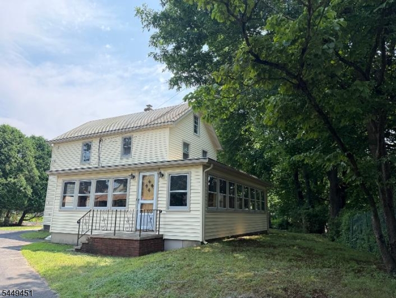 94 Franklin Ave