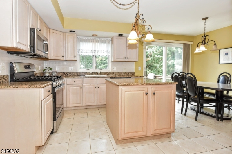 13 Bryan Ct