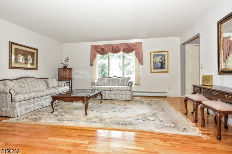 13 Bryan Ct