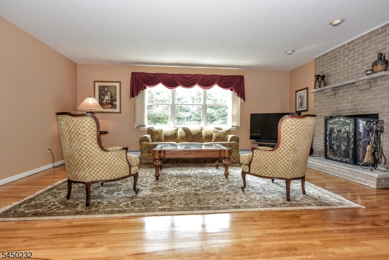 13 Bryan Ct