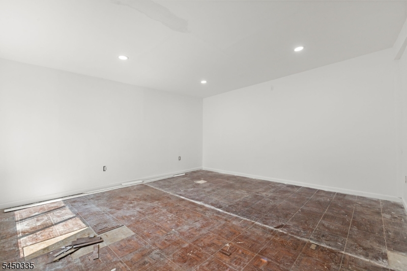 618 Wood Ave