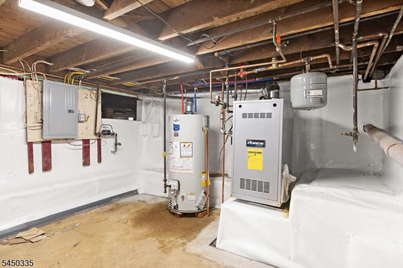 618 Wood Ave
