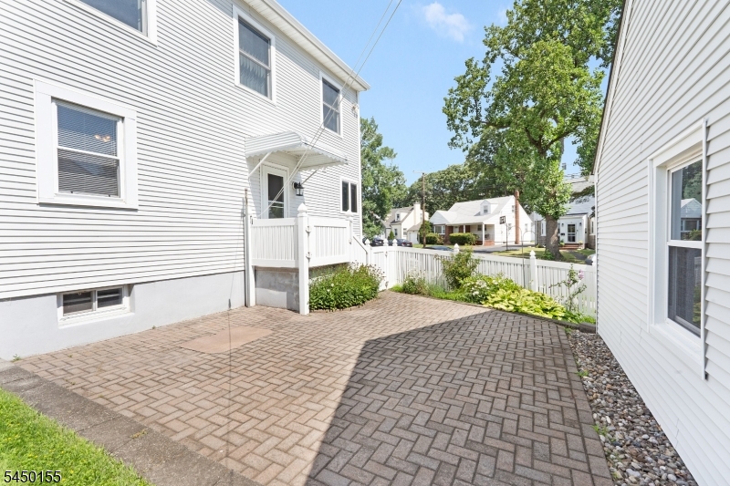 4 Fitzgerald Ave