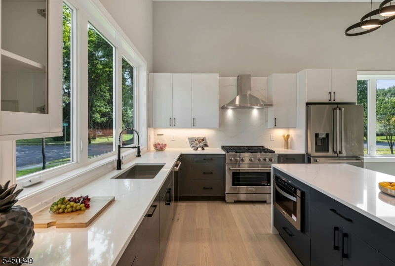 62 Asmus Rd
