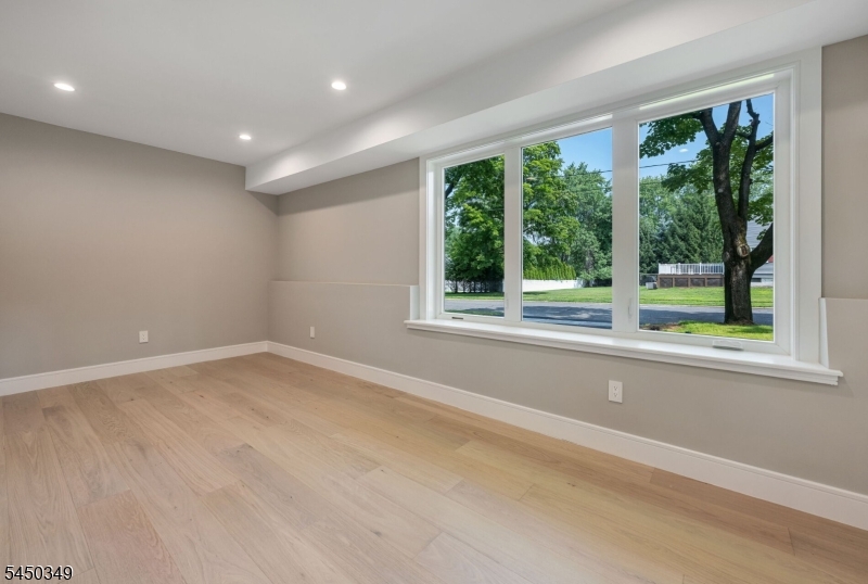 62 Asmus Rd