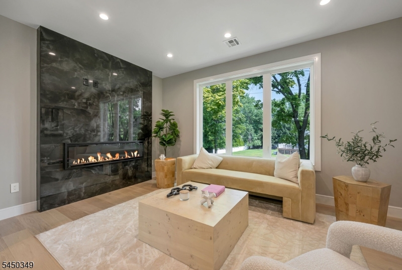62 Asmus Rd